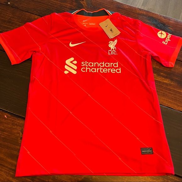 Liverpool home jersey new with tags. Unfortunately did not fit me - Picture 1 of 4